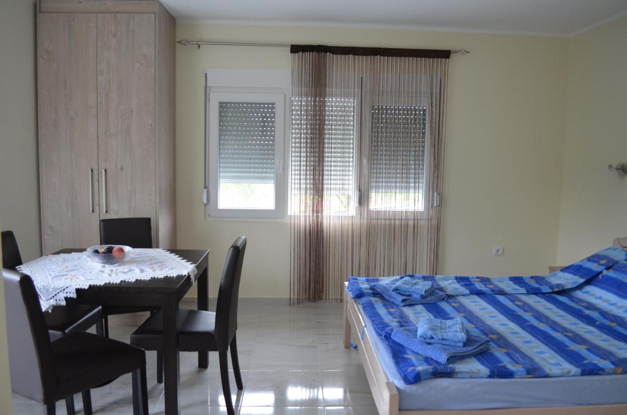 Apartmani Ana Vrdnik Exterior photo