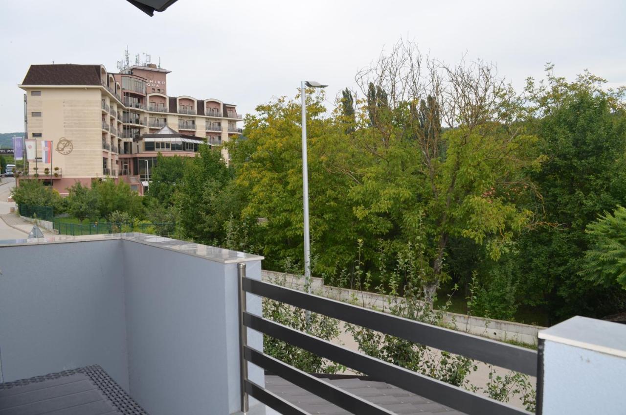 Apartmani Ana Vrdnik Exterior photo