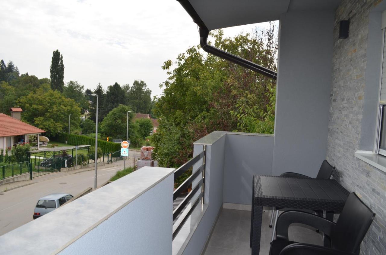 Apartmani Ana Vrdnik Exterior photo
