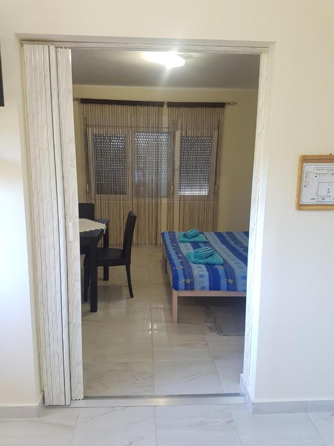Apartmani Ana Vrdnik Exterior photo